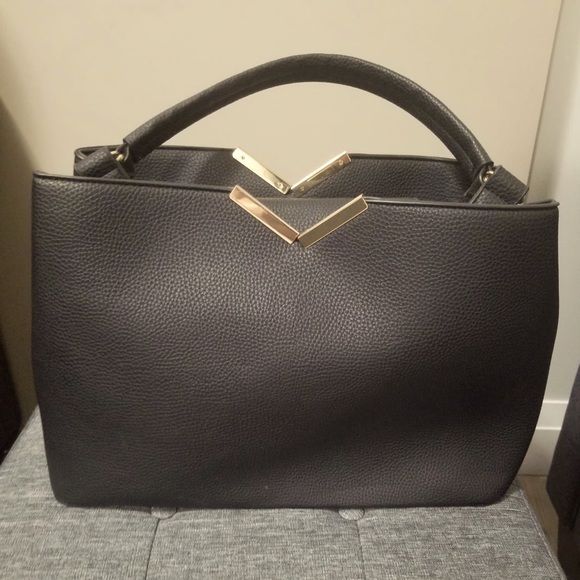 〰Beautiful black bag 🖤 - Picture 2 of 6